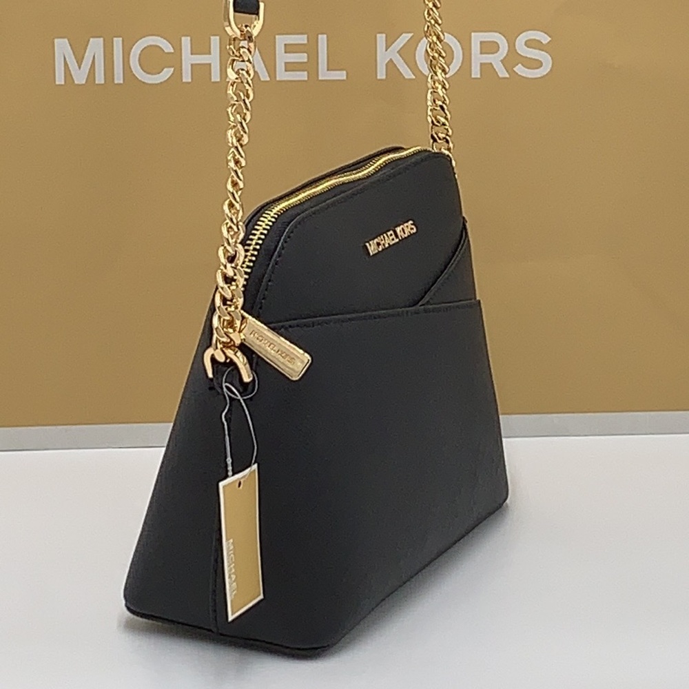 MICHAEL KORS
Jet Set Travel Medium Dome Crossbody Bag
Black
NWT - Picture 12 of 16